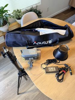 Aputure Amaran 100d S Lighting Kit w/ Lantern & Stand