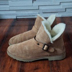 UGG Romely Short Buckle Boot Chestnut Size 9.5 SN 1132993