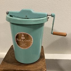 Ice Cream Maker 
