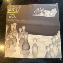 Classic Glass Chess Game 