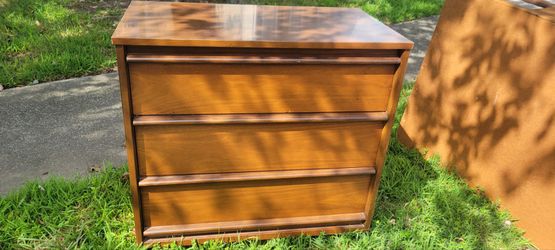 Small Vintage 3-Drawer Bassett Chest of Drawers