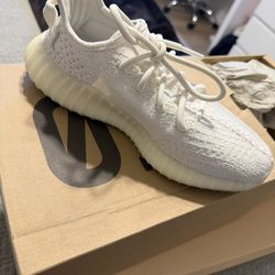 Size 7.5 woman Adidas yeezy boost 350 Bone