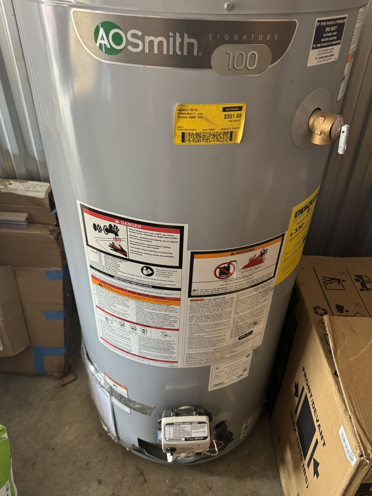 A. O. Smith Signature 100 50 Gallon BTU Natural Gas Water Heater