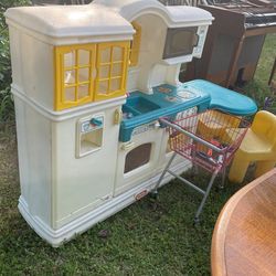 Little Tykes country Kitchen