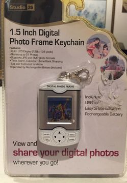 Digital photo keychain