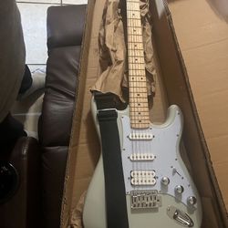 White Kramer Focus VT-211S electric guitar