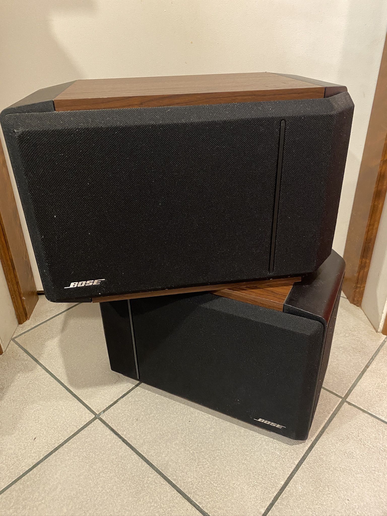 Vintage Bookshelf BOSE 301 series IV Reflecting Speakers