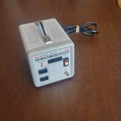 Sanyo TSD-N11LU 120v Step Down Transformer. Pre-owned, in good working 
and cosmetic shape. Please see photos for details.
weight 7lb 13oz plus shippi