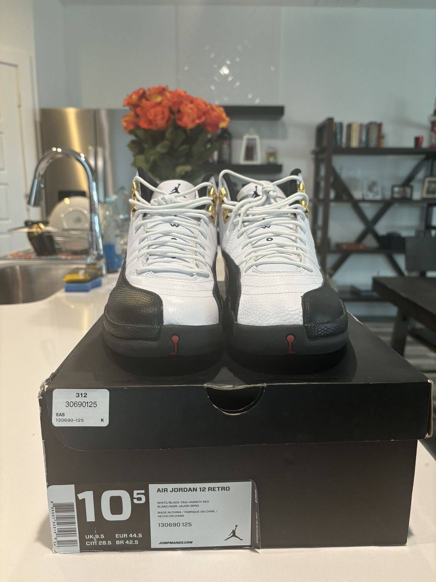 Size Jordan 12 Retro taxi release 2013