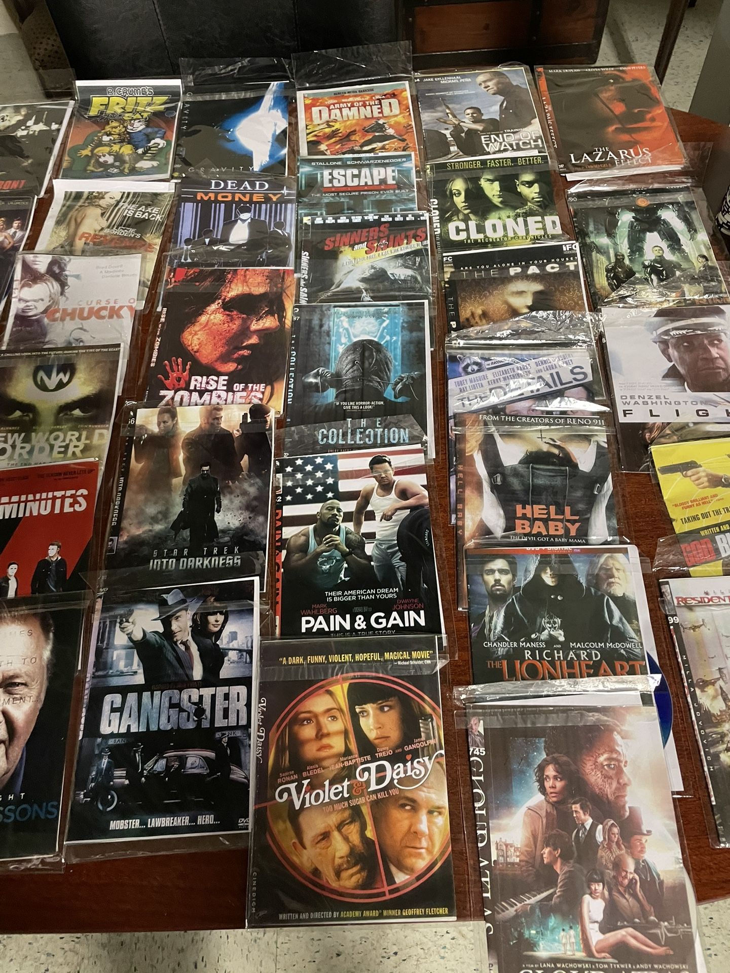 Box Office Hits!! DVD’s all your favorite movies! Huge lot $25