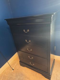 Dresser (2)