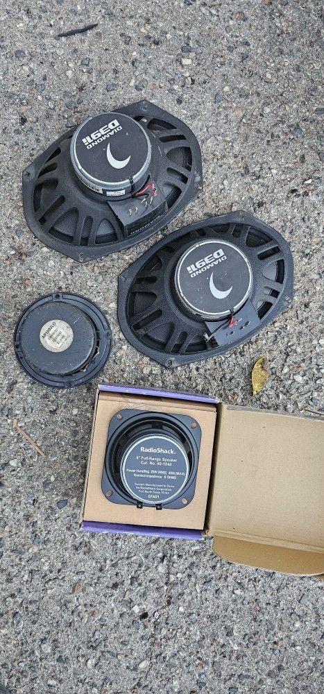4 Speakers
