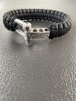 Survival bracelet