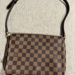 Louis Vuitton Purse