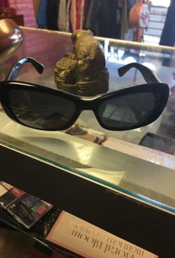 Guess eyeglass