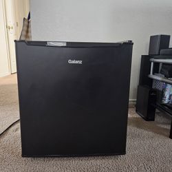 Galanz Mini Refrigerator 