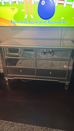 Mirror dresser