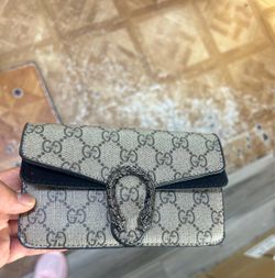 Gucci Dionysus GG Supreme Mini Bag