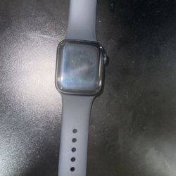 apple watch serie SE no scratch, errything perfect 