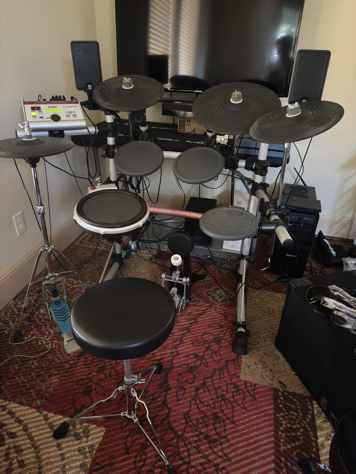 Yamaha DTXpress IV Special Electronic Drum Set (studio monitor speakers, drum throne)