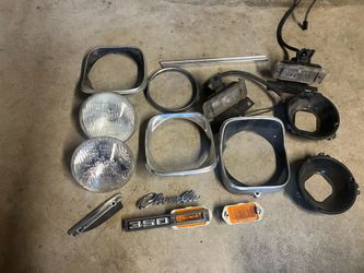 1969 Chevy chevelle front light assembly/parts