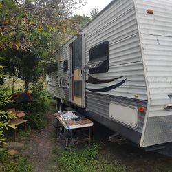 32' Salem Slide out Camper 2006