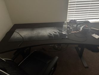 gaming chair & desk top