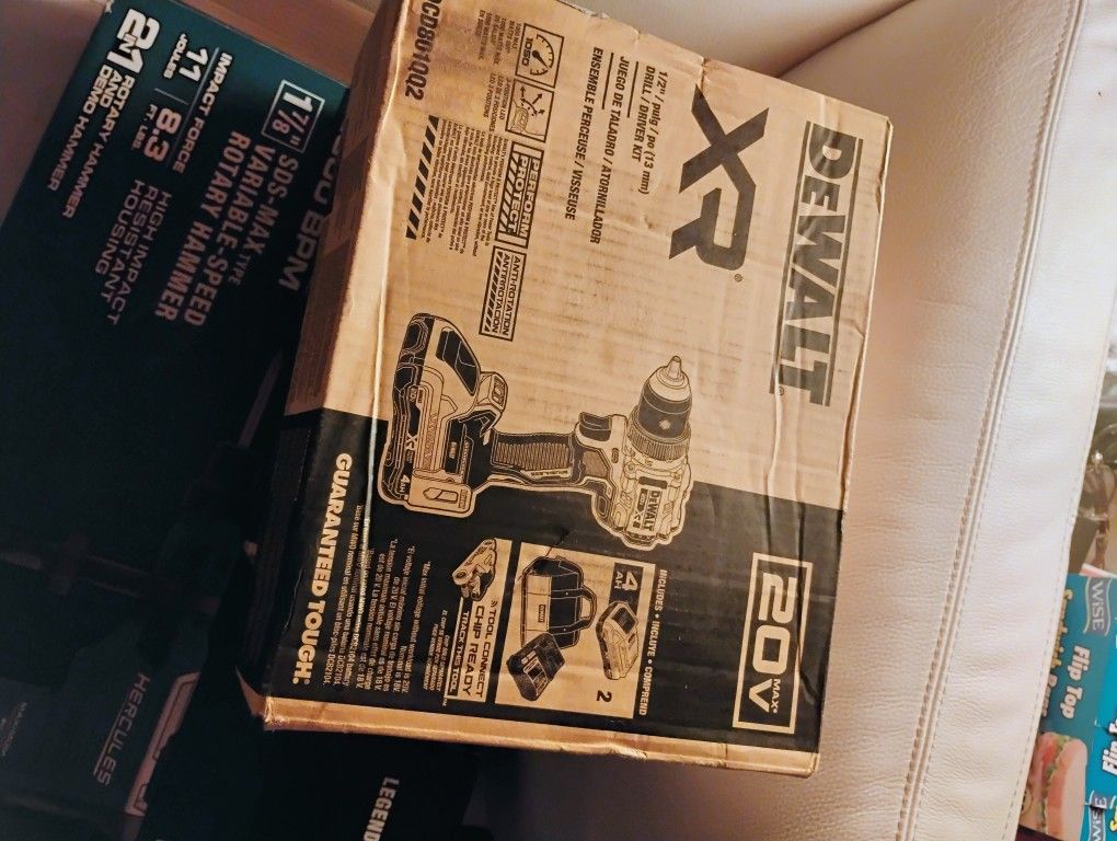 Dewalt Drill With Bag And Battery