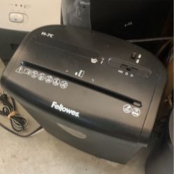 Paper Shrreder Fellowes 