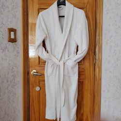 D.K. Dk Bathrobe bath robe XL Cotton Shawl collar Pockets Belt loops Long sleeves White Machine wash Made in Turkey 
Brand Dk textile 
Fabric 100% co