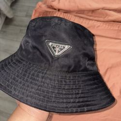 Bucket hat