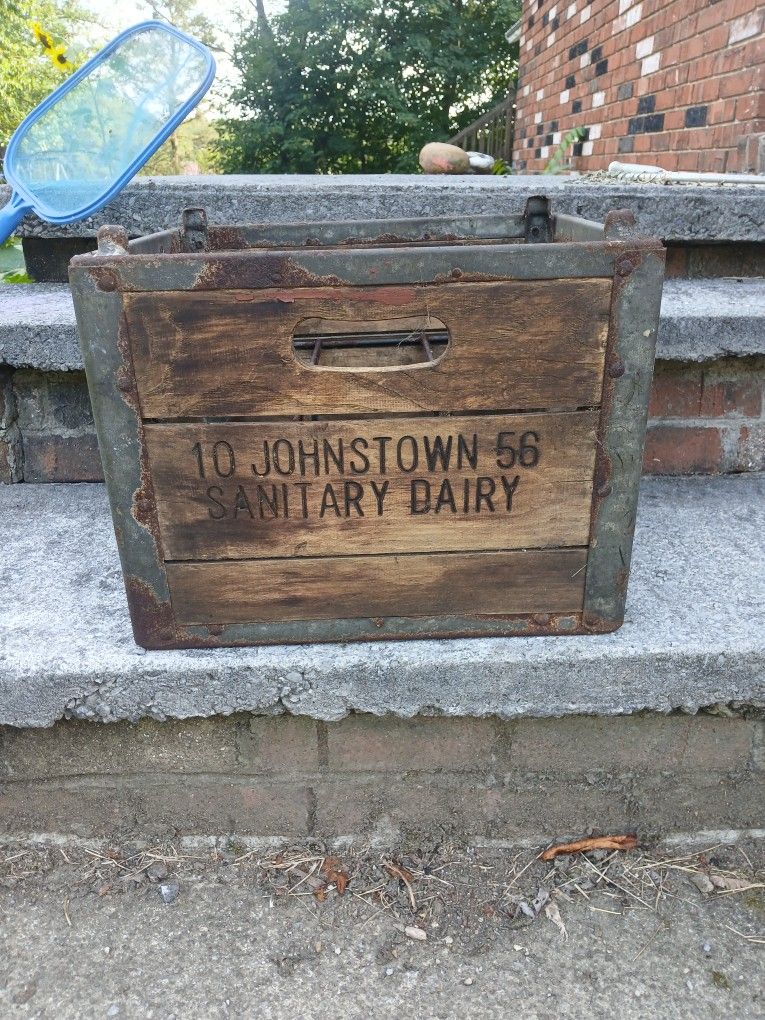 Johnstown Sanitary Dairy Wooden Milk Box Vintage 56