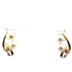 Woman’s Ladies 14k Yellow Gold Pearl and White Stone Stud Earrings GP3128533