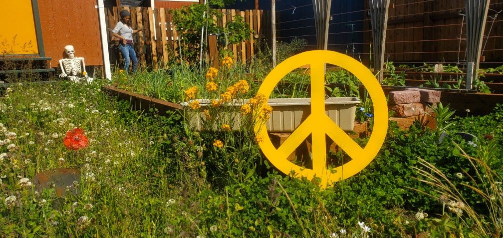 Thick Gauge Metal Hand Made Peace Sign With Stake