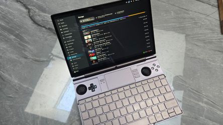 GPD Win Max 2 (2024) – 8840U / 64GB RAM / 4.5TB