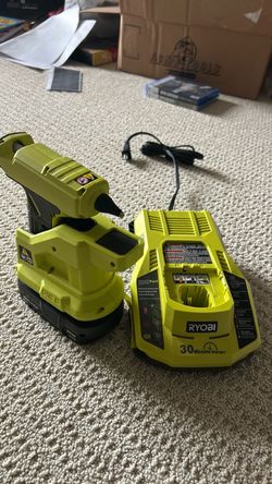 Ryobi glue gun p306 with battery and charger