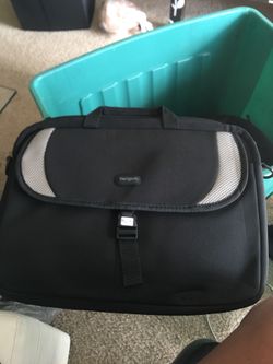 Targus laptop sleeve model# cvr200