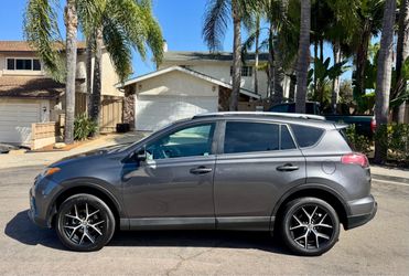 Toyota Rav 4 SE 2016