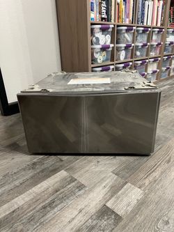 LG laundry pedestal