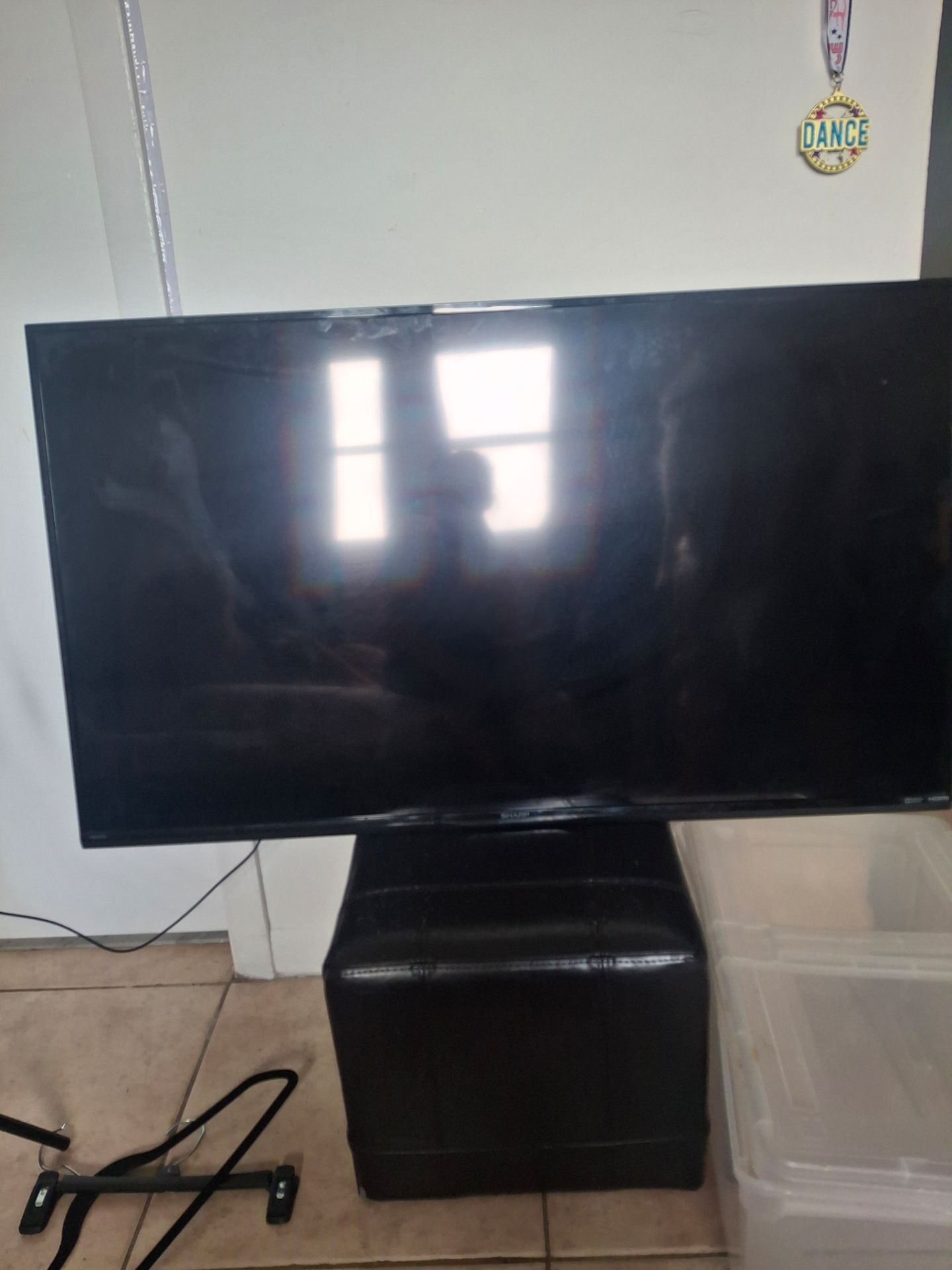 Sharp LC-48LE551U 48-inch TV