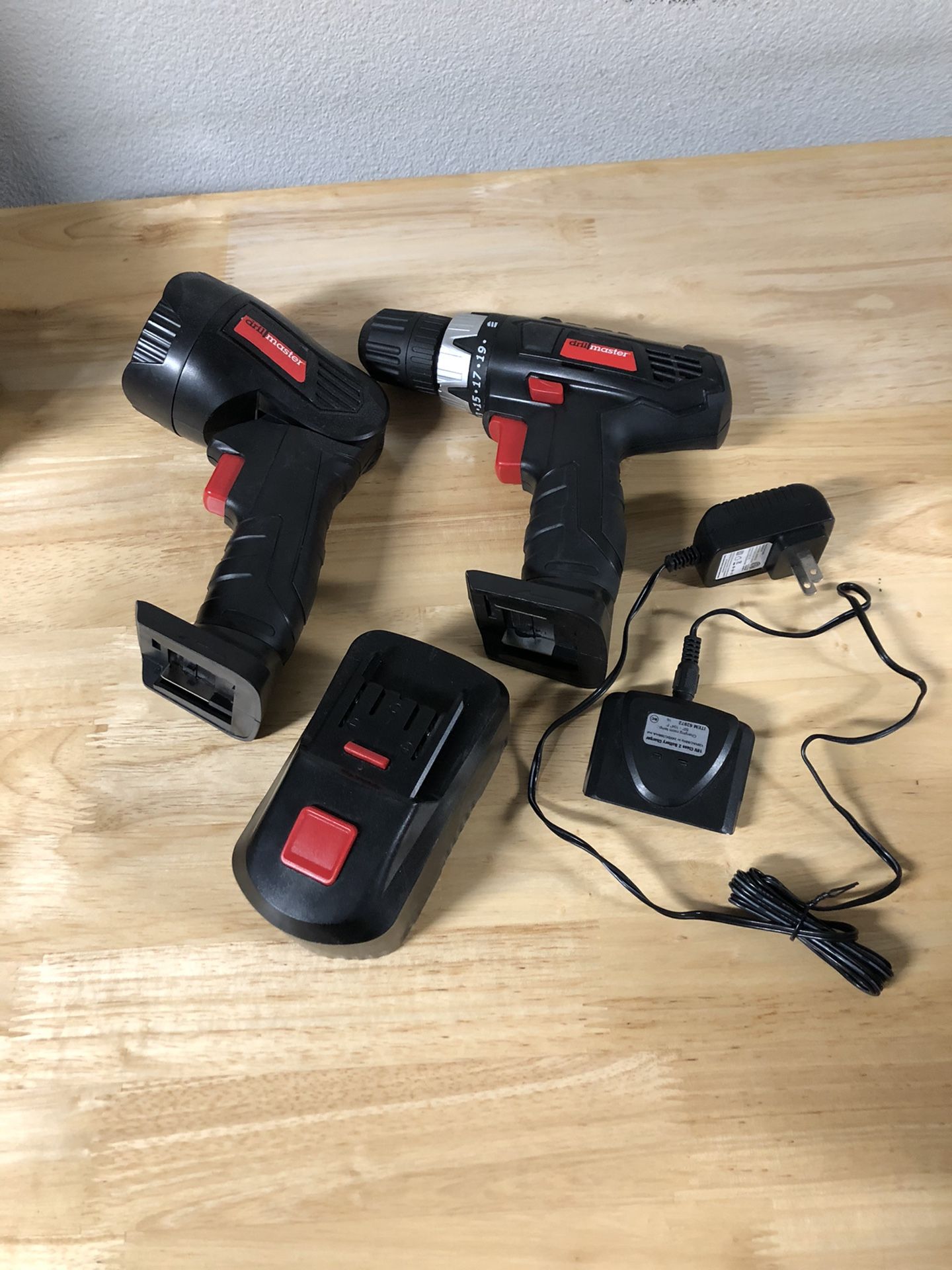 Drill & Flashlight with battery & charger