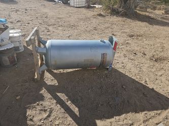 Sixty gallon pressurized air tank