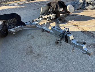 Demco karkaddy ss tow dolly it has a self turning axle for a tighter responsive turning redius has hydraulic disc brakes with a surge brake, swing a