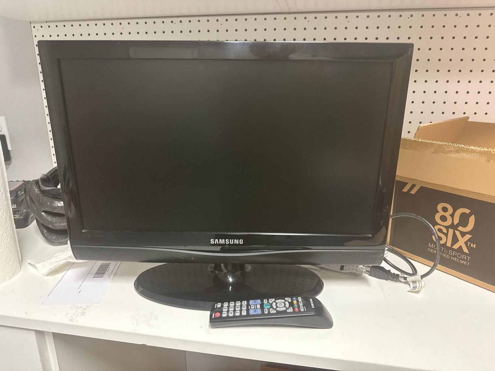 Samsung 22” LCD Tv