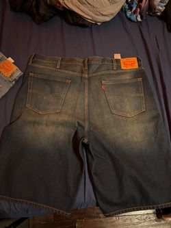 Blue washed Levi’s shorts