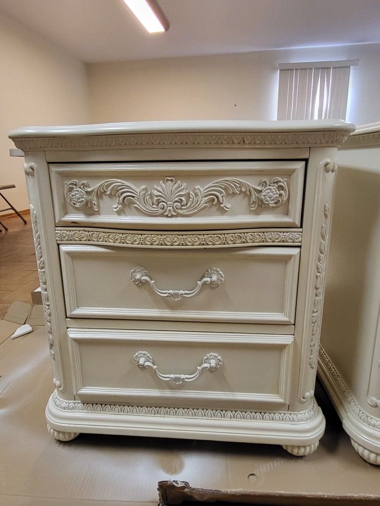 2 Very Sturdy Nightstands Real Wood- Ivory Like New  $200 Firm