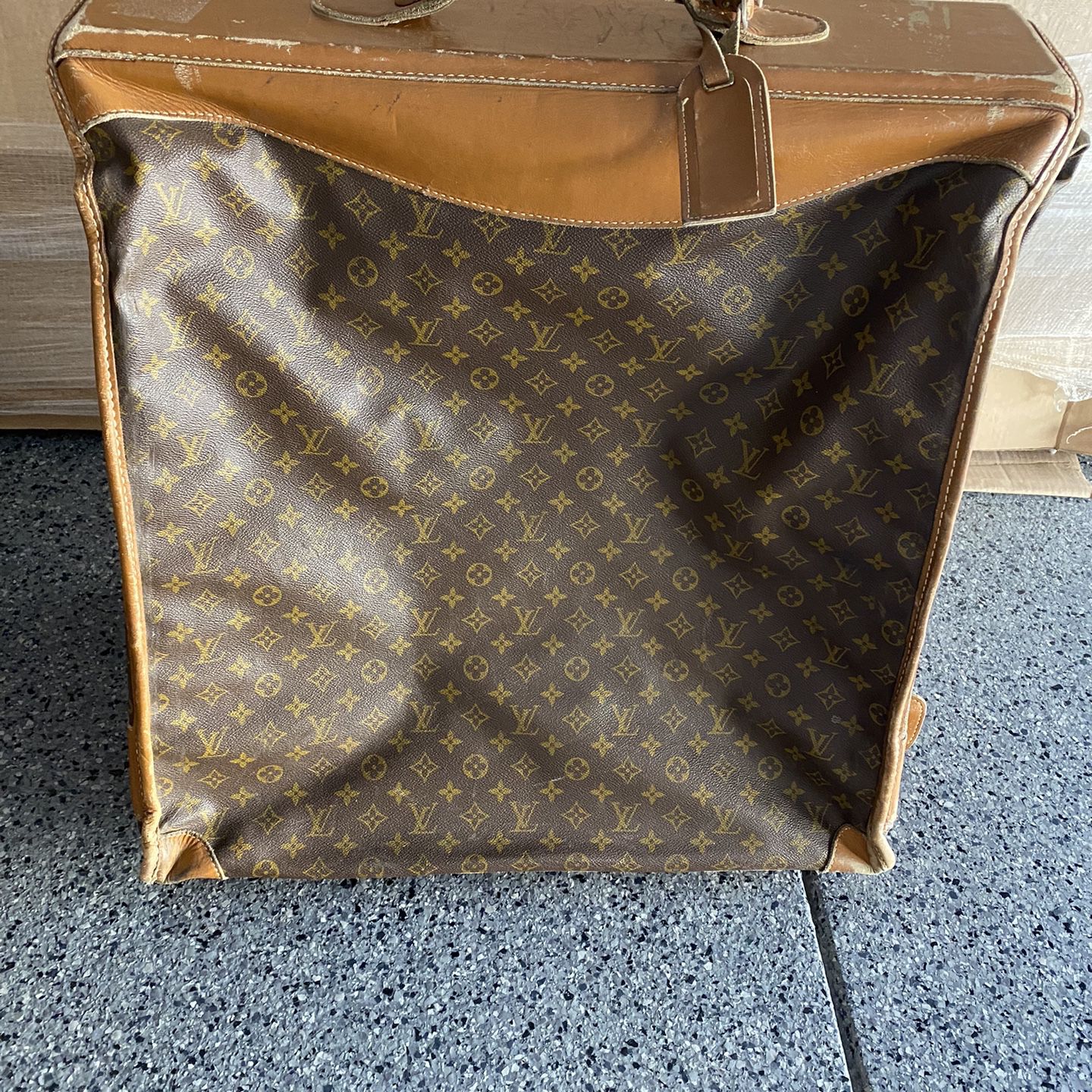 Vintage Louis Vuitton Garment Bag for Sale in Margate, FL - OfferUp
