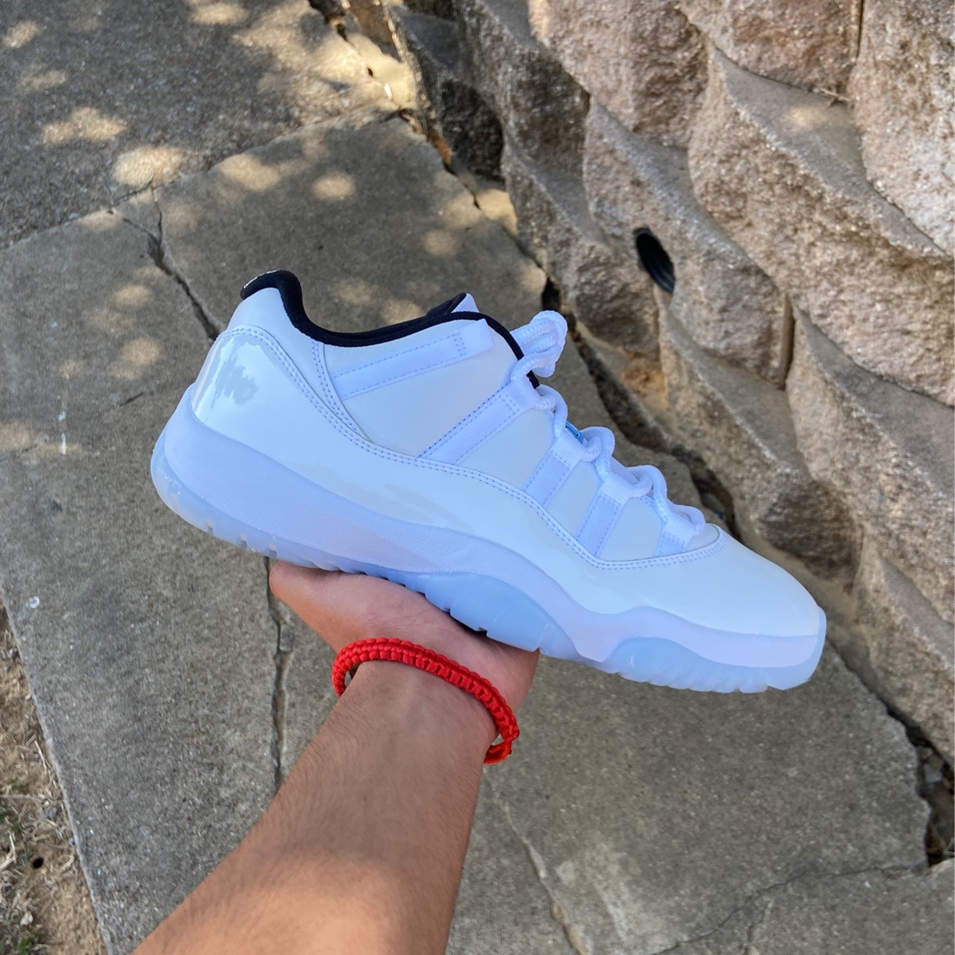 Jordan 11 Low Legend Blue Size 9.5