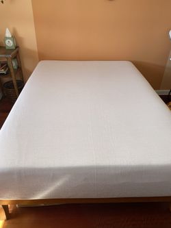 GREAT CONDITION FULL SIZED CASPER MATTRESS