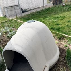 XL Dog House